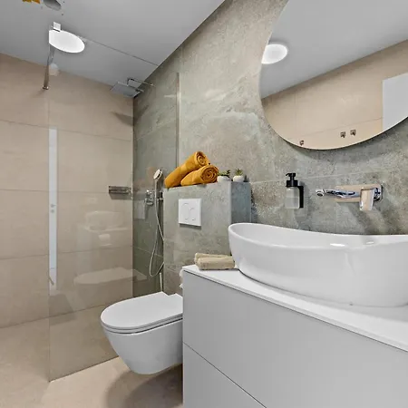 Andrea ヴィジナダ