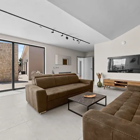 Andrea ヴィジナダ