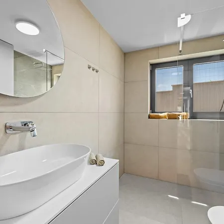 Andrea * ヴィジナダ