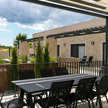 Andrea فيلة Vižinada